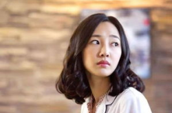 娱乐吃瓜酱中年妇女,吃瓜酱的趣味时光