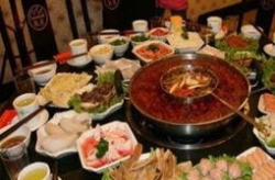 三五成群打一个生肖,揭秘三五成群的生肖之谜”